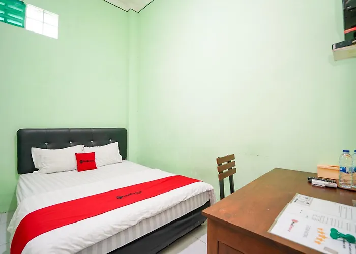 RedDoorz Syariah near Monumen Jogja Kembali Hotel Kejayan